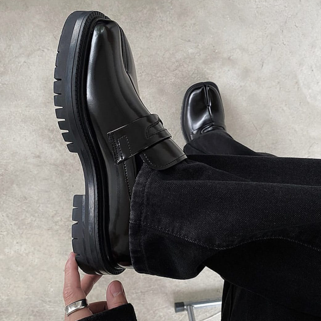 Split Toe Leather Loafer with Lug Sole ( Tabi Style Loafer )
